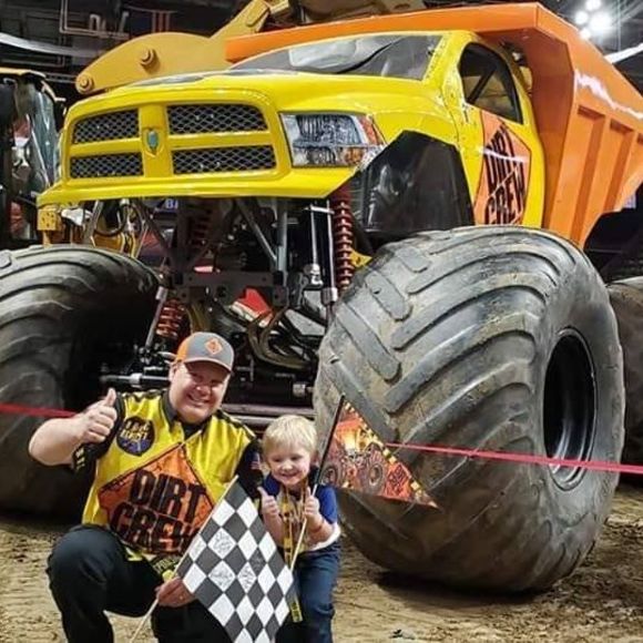 Meet your Posher, Laurie - Picture 1 of 1